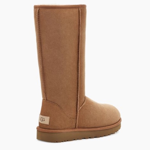 UGG Shoes - Ugg Classic Tall Boot 5815 W/ CHE Size 7